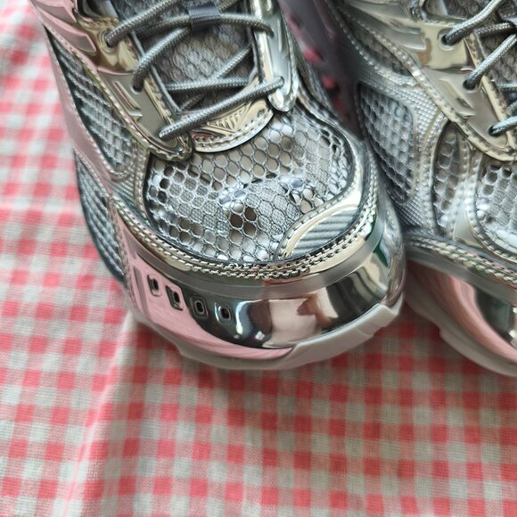 Bottega Veneta Silver Lightweight Sneakers - Picture 3 of 9